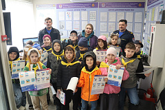 Спасатели учат детей безопасному поведению возле водоёмов